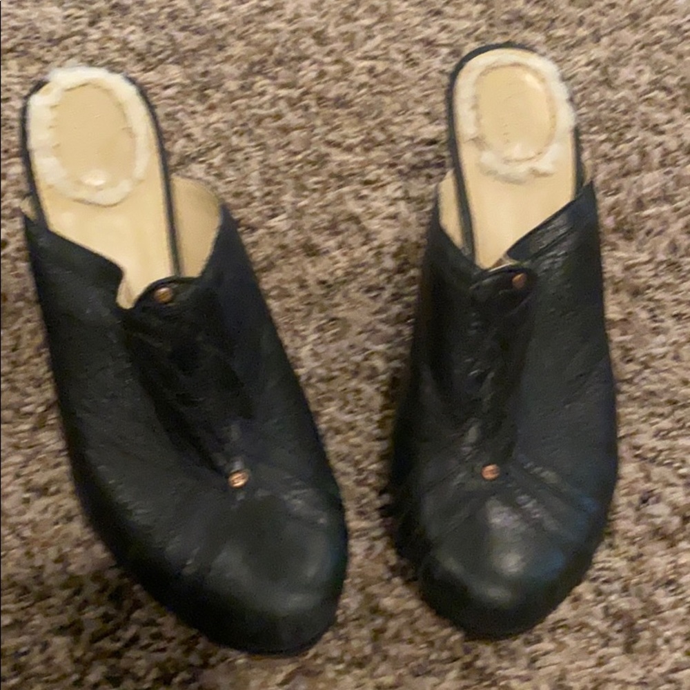 Ugg wedges black leather